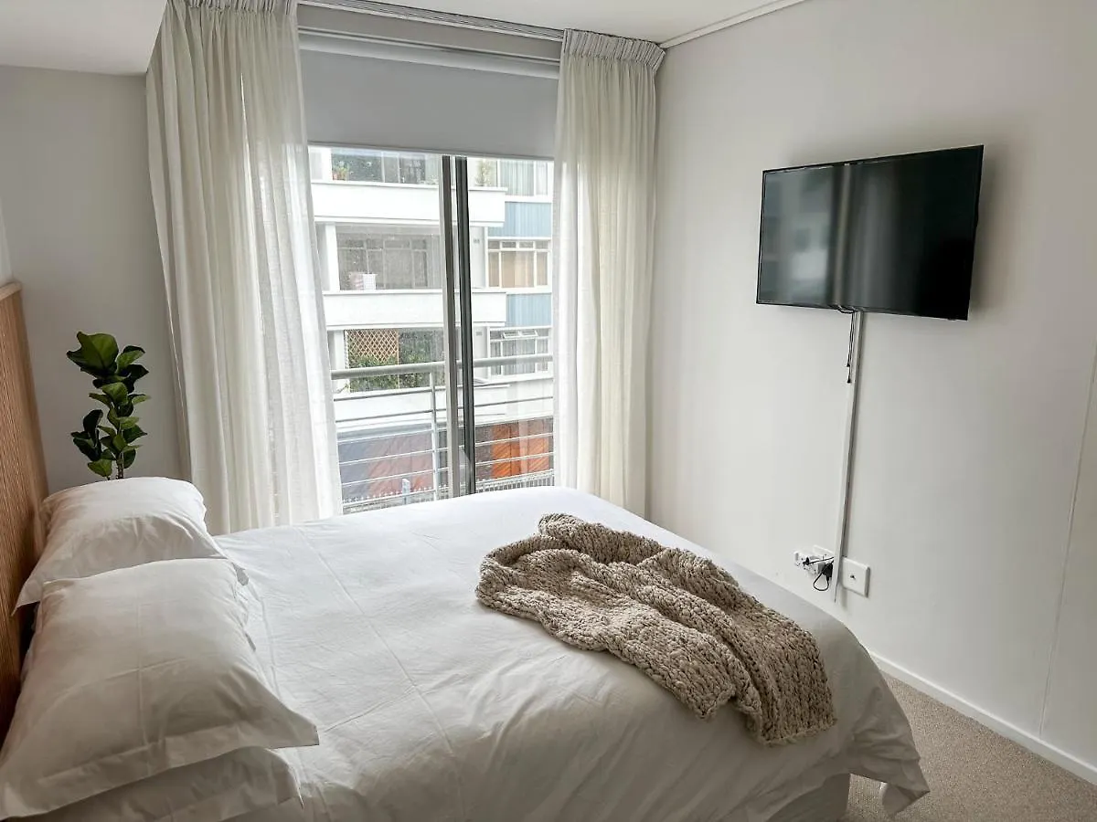 Apartment Luxury 1Br Green Point - Walk To Sea Point Promenade! Rooftop Pool, Secure Parking Cape Town South Africa